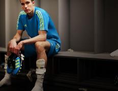 开云体育-当巴黎星光黯淡时，佩德里用一脚手术刀传球撕裂了乌拉圭的钢铁防线