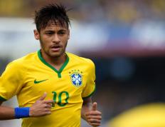 开云体育app-绿茵上的独舞者，当奥斯梅恩以一己之力改写了贝蒂斯与曼联的战争剧本