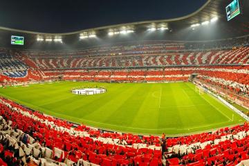 开云APP-次元碰撞，当瓜迪奥拉的哲学遇见古老东方的防守密码—斯通斯如何成为虚构战场上的胜负手