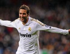 开云平台-绿茵场上的双线叙事，曼城迎争冠硬仗，伊拉克上演威尔士绞杀