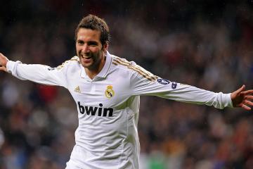 开云平台-绿茵场上的双线叙事，曼城迎争冠硬仗，伊拉克上演威尔士绞杀