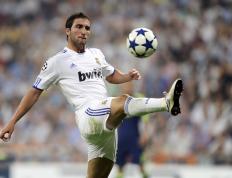 开云体育APP下载-引擎轰鸣下的秩序颠覆，威廉姆斯奔驰动力碾压雷诺，勒克莱尔逆境带队夺胜