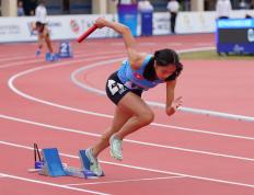 开云体育在线-关于田径比赛决难取胜，选手势均力敌的信息