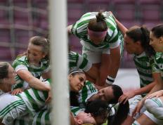 开云体育app-加拿大著名女足球员在盛会上大放异彩