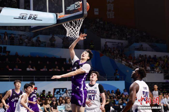 开云体育平台APP-亚洲篮球年轻球员崭露头角，成为球队中流砥柱