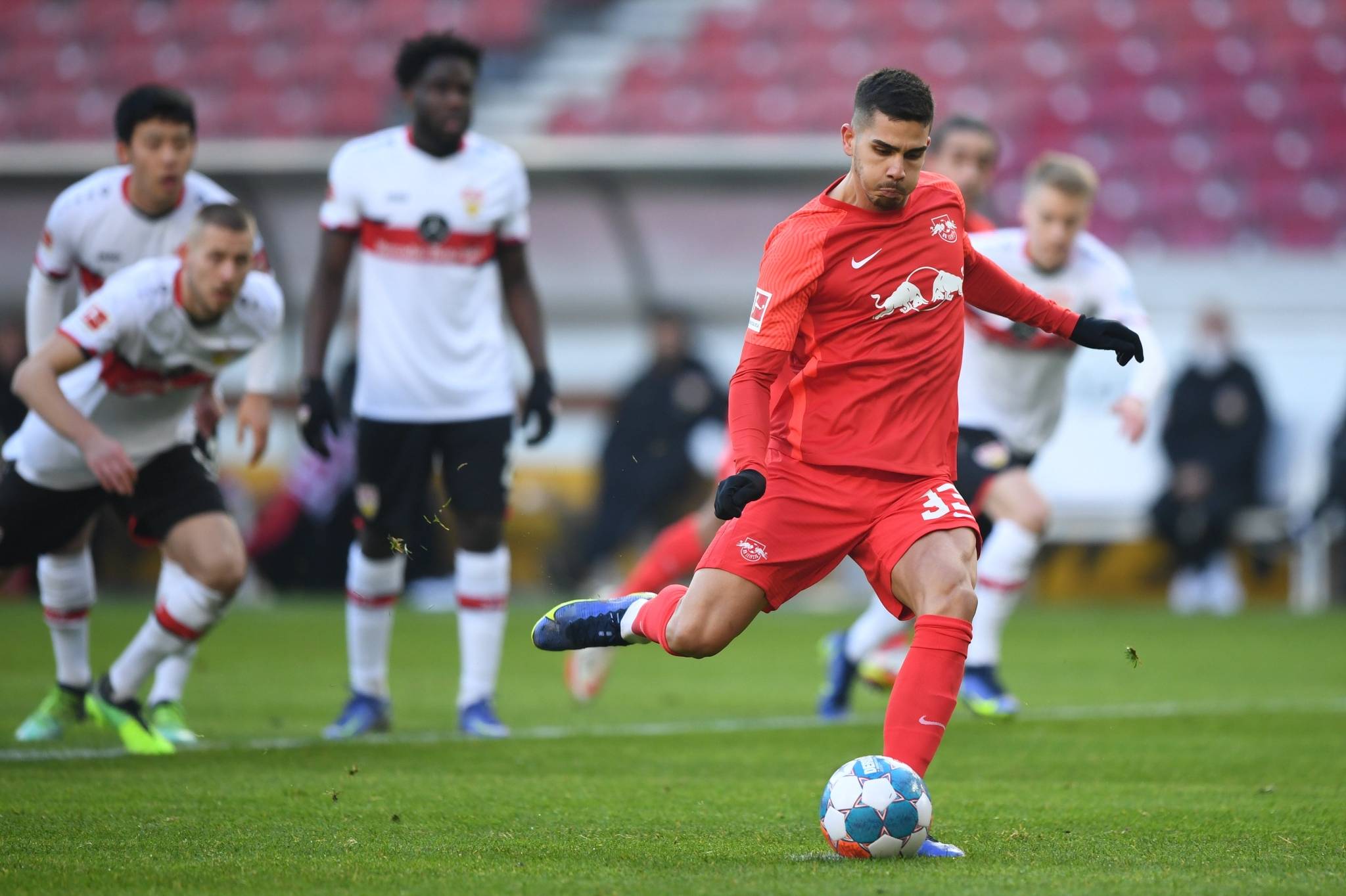 开云体育入口-斯图加特在联赛中表现出色，战胜对手