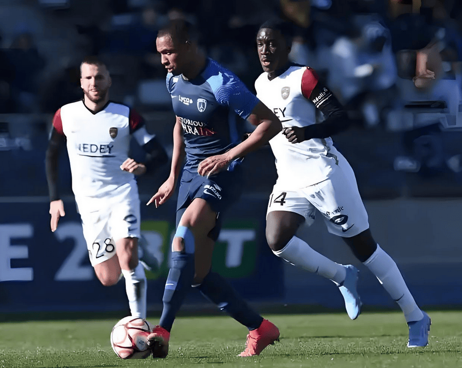 开云APP-亚眠客场惨败,保级形势岌岌可危