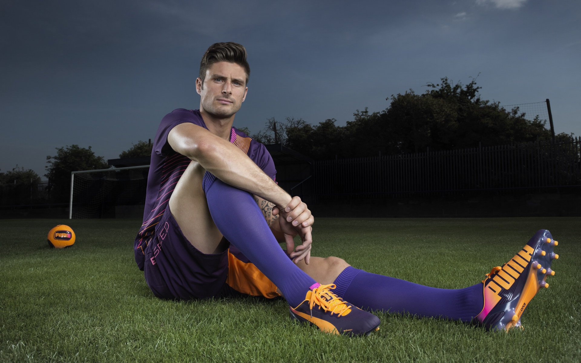 开云体育下载-从红土到硬地,辛纳,灵魂熔炉中的唯一焊点