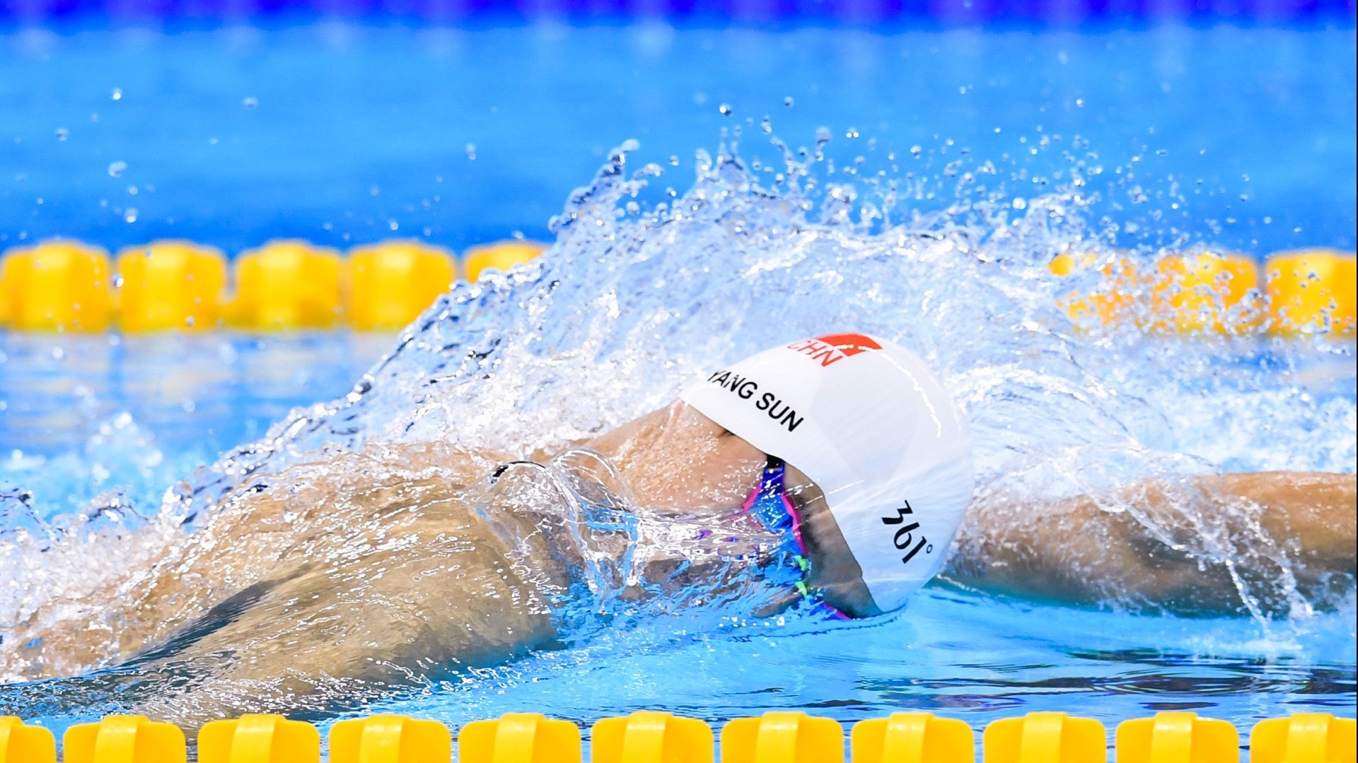 开云体育-蝴蝶效应，周冠宇一个超车如何引发红牛惊天翻盘